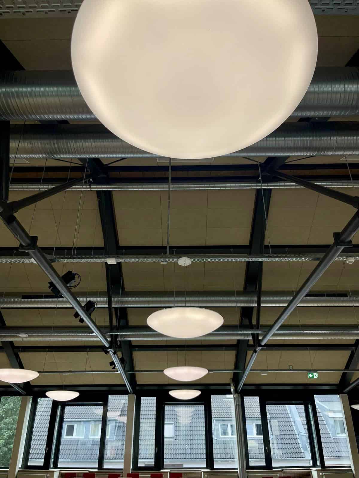 Decke der igis Gesamtschule