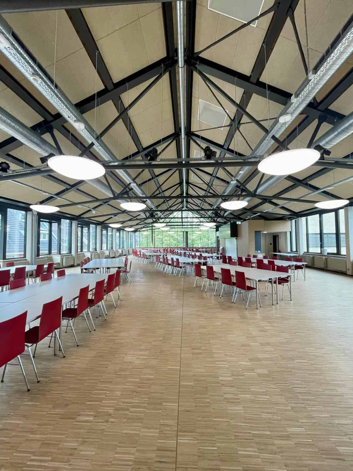 Mensa der igis Gesamtschule